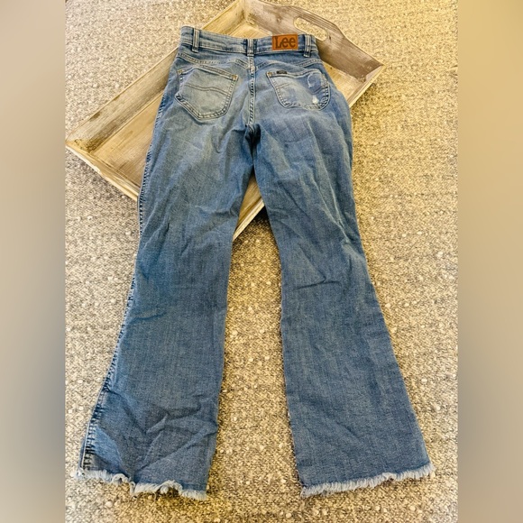 Lee high-waisted, wide-leg blue jeans with a distressed/ripped look, size 0 - Picture 2 of 3